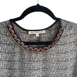 DANIEL RAINN Short Sleeve Printed T-Shirt Blouse Black White XS